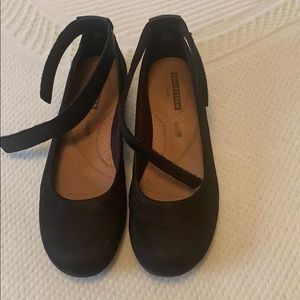 Flats very gently used.